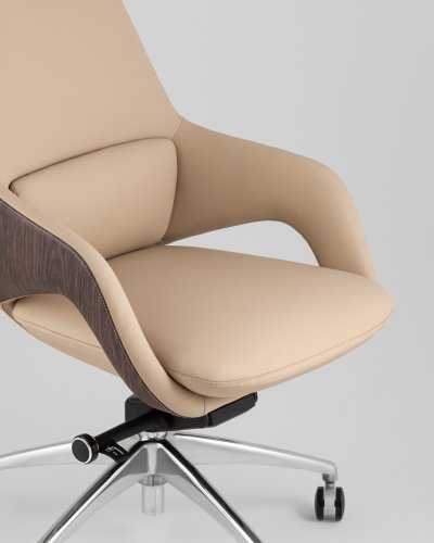 Кресло руководителя TopChairs Reign бежевый