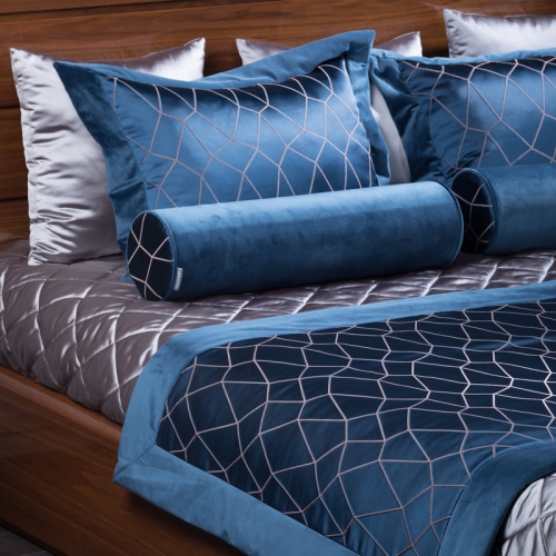 Комплект покрывало с саше и 7 подушками TEXTILE, FRATELLI BARRI