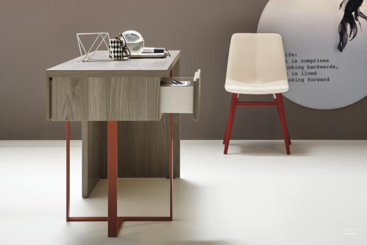 Письменный стол Novamobili Desk