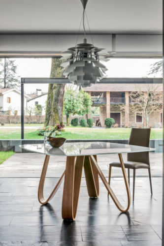 Стол в столовую Tonin CASA Design Angelo Tomaiuolo Butterfly