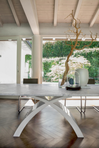 Стол в столовую Tonin CASA Design STUDIO28 Tokyo