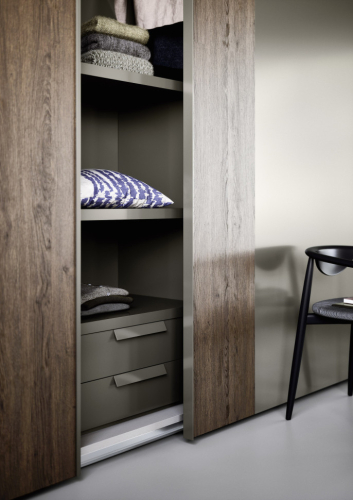 Шкаф Novamobili Offset Sliding Door