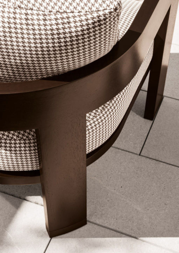 Кресло Minotti Warhol Dark Brown Outdoor