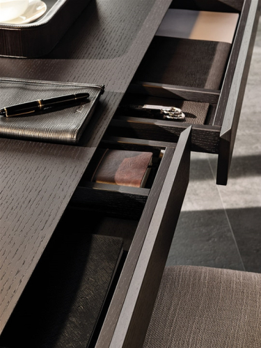 Стол Minotti Carson