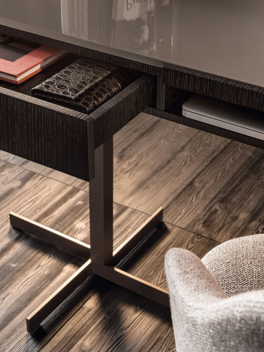 Стол Minotti Close Writing Desk