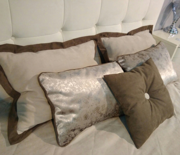 Bergamo комплект покрывало, плед, 5 подушек TEXTILE, FRATELLI BARRI
