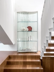Витрина Tonin Casa Oregina