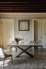 Стол в столовую Tonin CASA Design Angelo Tomaiuolo Calliope
