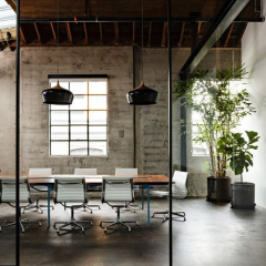Кресло офисное Eames Ribbed EA117