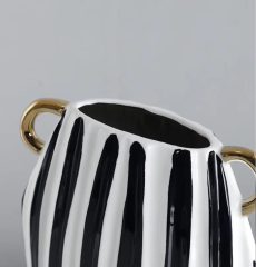 Ваза Vertical line vase B