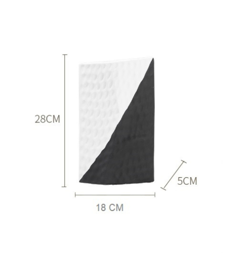 Ваза Black and White Vase A