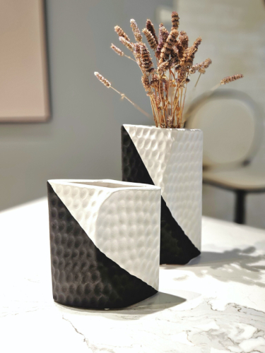 Ваза Black and White Vase B