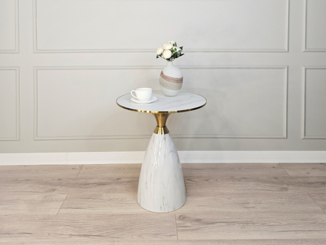 Ваза Flowing white vase B