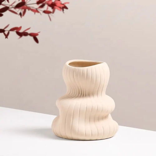 Ваза Vertical curved bottle 1