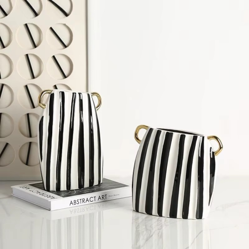 Ваза Vertical line vase B